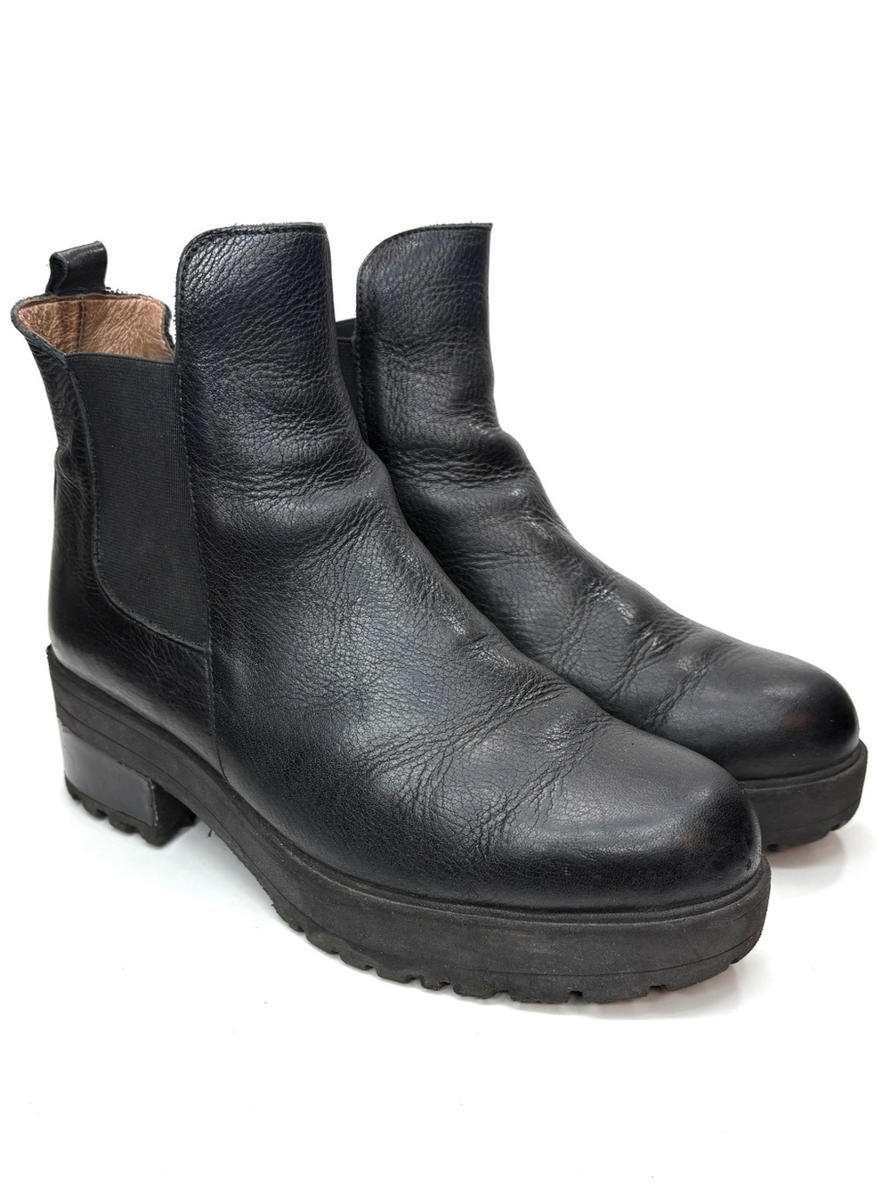 Wonders Black Leather Chelsea Ankle Boots | 37